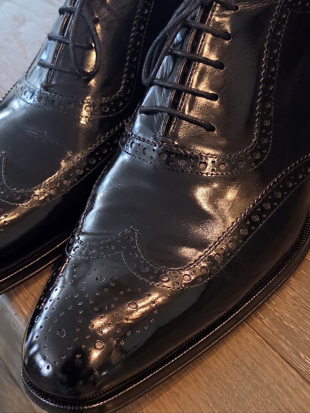 To Boot New York Black Polished Wingtip Derbys - Picture 2 of 9